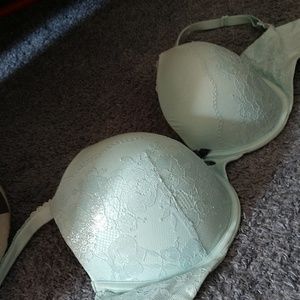 Victoria's secret 34ddd perfect shape